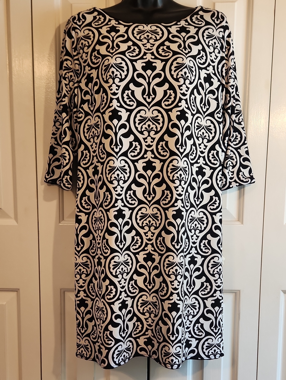 Classic Black & White Women's Shift Dress - Size: 1P